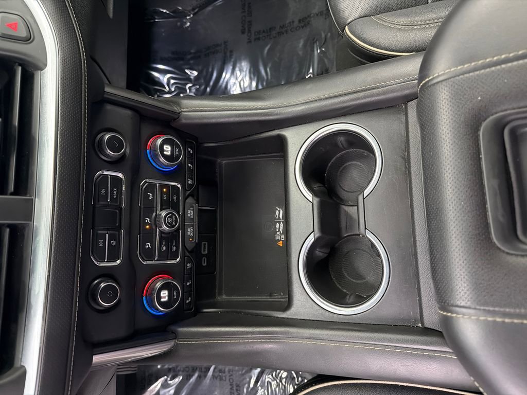 Used 2023 Chevrolet Suburban Premier AWD/4WD image 31