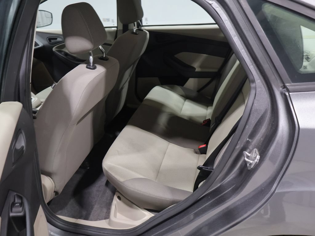 Used 2012 Ford Focus SE FWD image 22