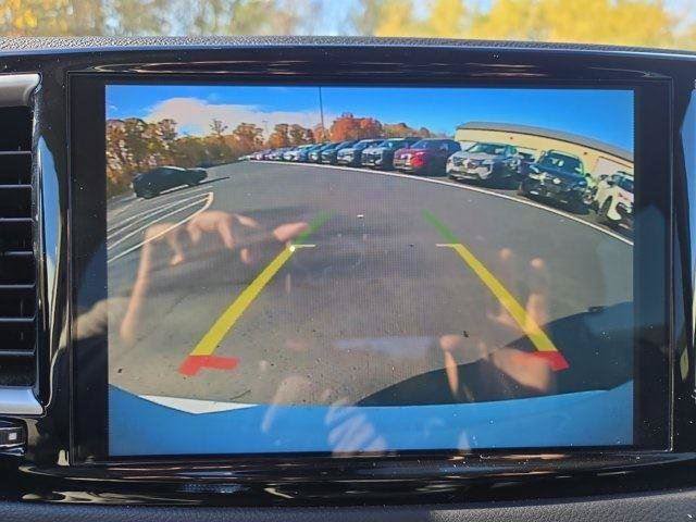 Used 2024 Chrysler Pacifica Touring-L FWD image 20