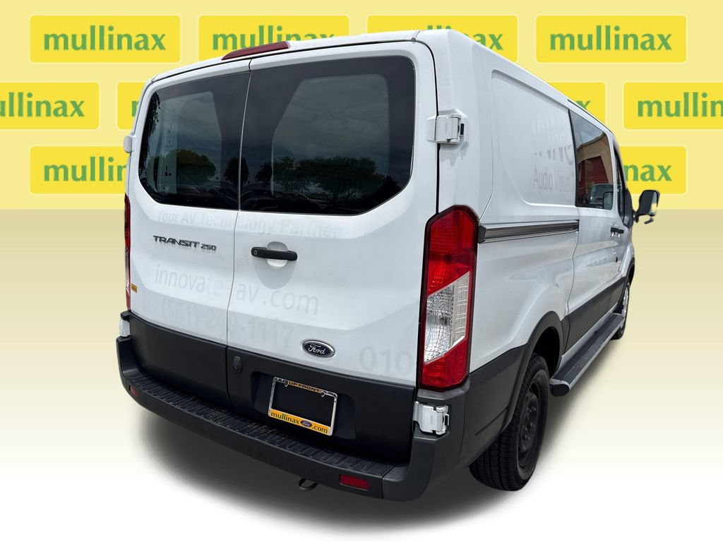 Used 2019 Ford Transit 250 130 Low Roof w/ Exterior Upgrade Package RWD image 4