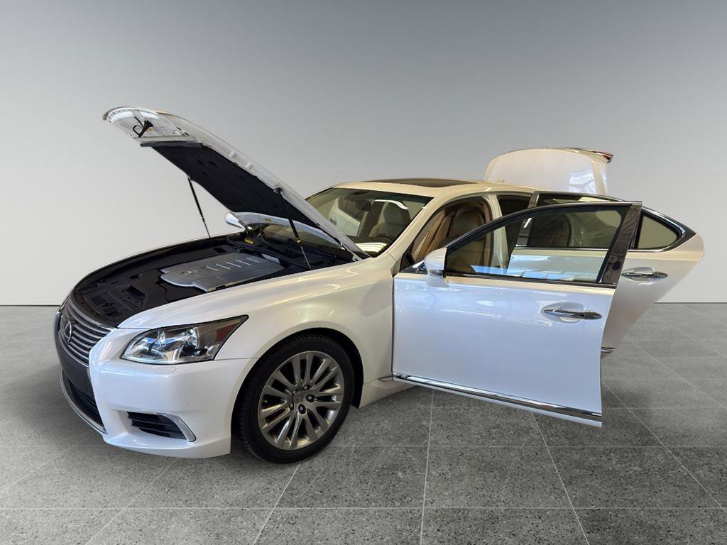 Used 2015 Lexus LS 460 w/ Comfort Package image 10