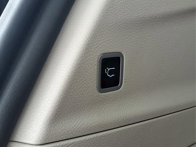 Used 2020 Chrysler Pacifica Touring-L Plus FWD image 24
