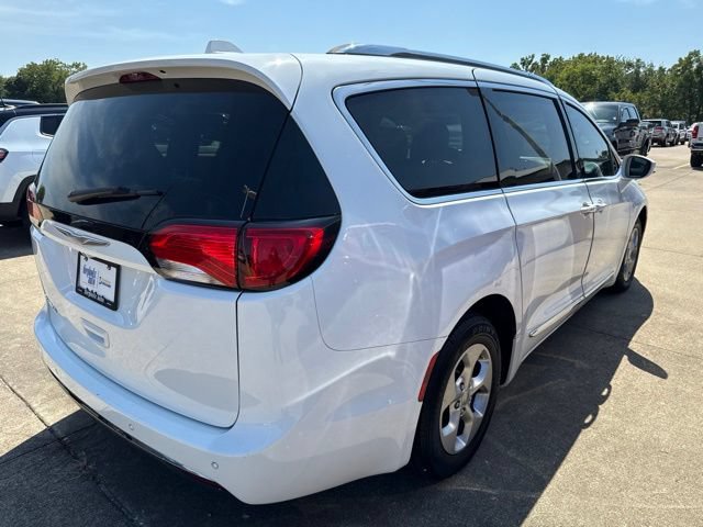 Used 2017 Chrysler Pacifica Touring-L Plus FWD image 6