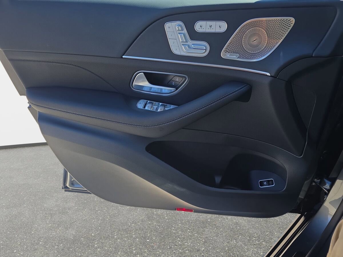 New 2026 Mercedes-Benz GLS 450 4MATIC image 26