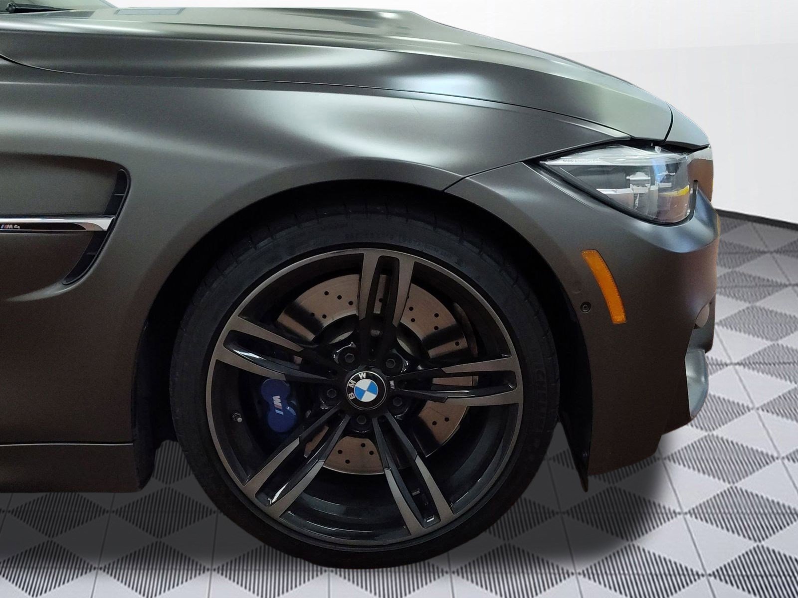 Used 2020 BMW M4 Coupe w/ Executive Package image 11