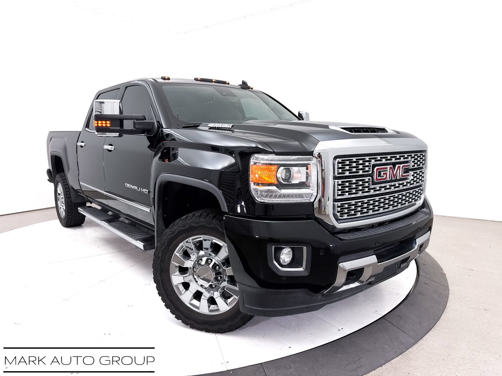 Used 2019 GMC Sierra 2500 Denali AWD/4WD image 1