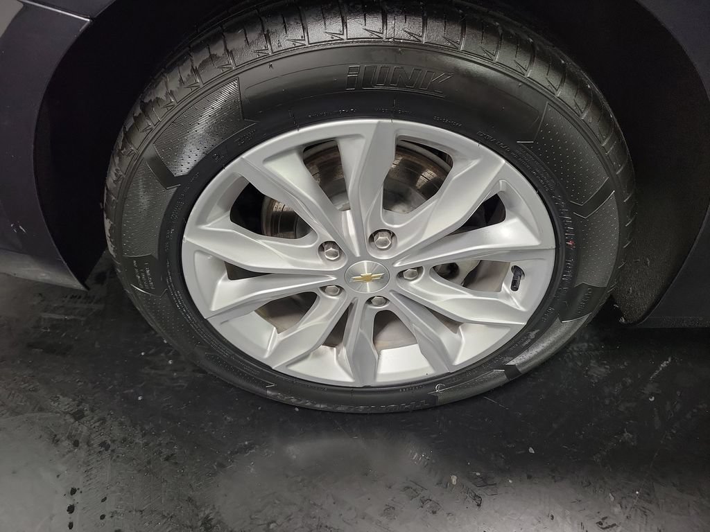 Used 2023 Chevrolet Malibu LT FWD image 11