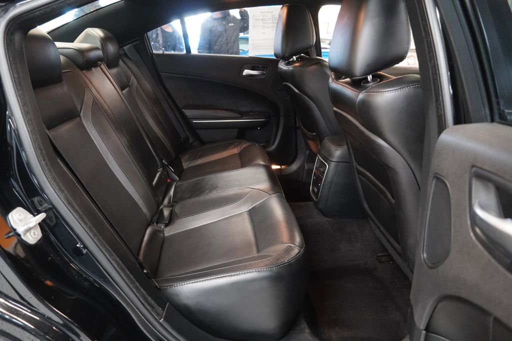 Used 2017 Dodge Charger SXT w/ AWD Plus Group image 31