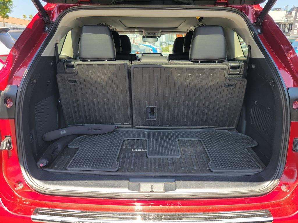 Used 2023 Toyota Highlander Platinum FWD image 23