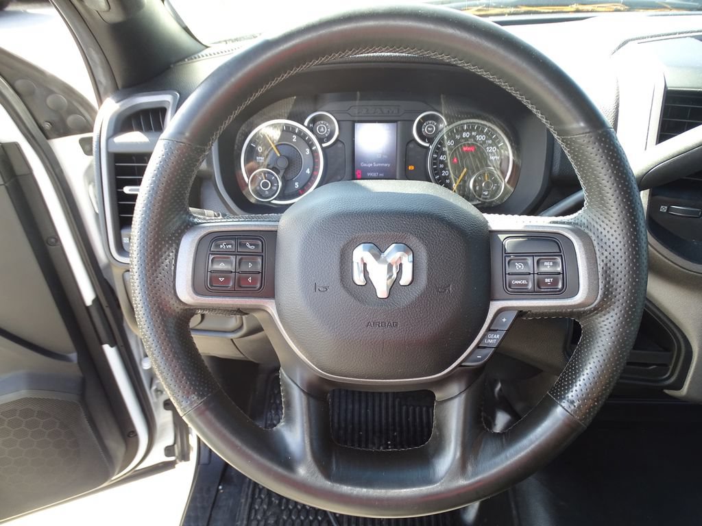 Used 2022 RAM 5500 Tradesman RWD image 17