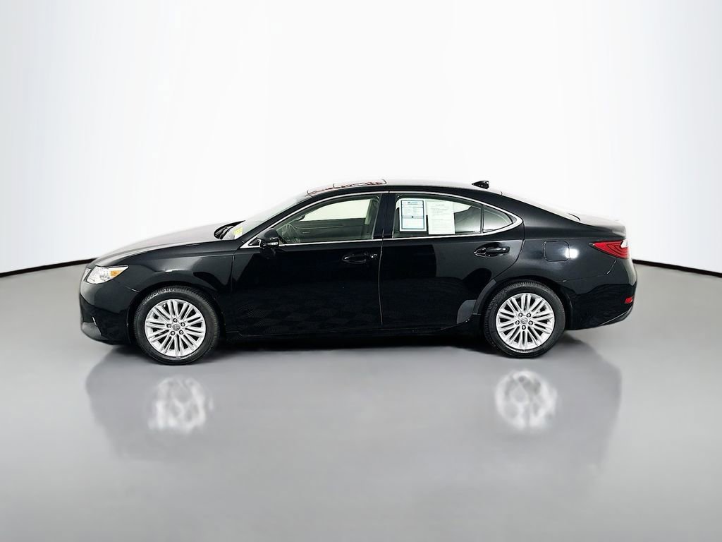Used 2015 Lexus ES 350 w/ Luxury Package image 4