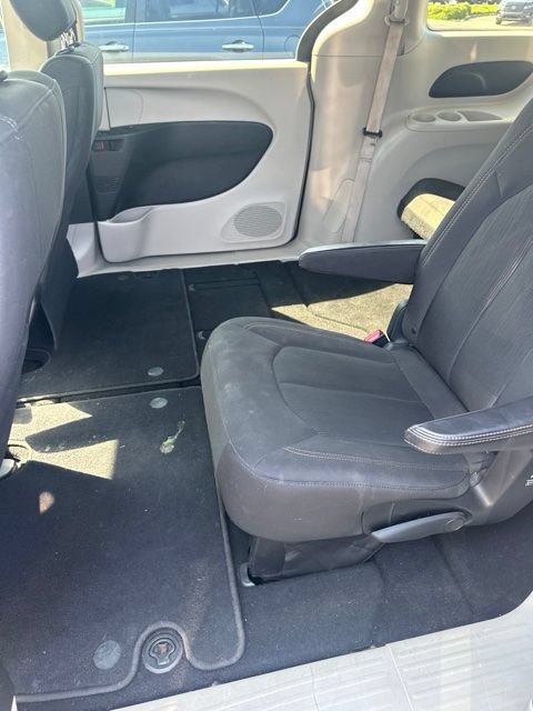 Used 2018 Chrysler Pacifica LX FWD image 7
