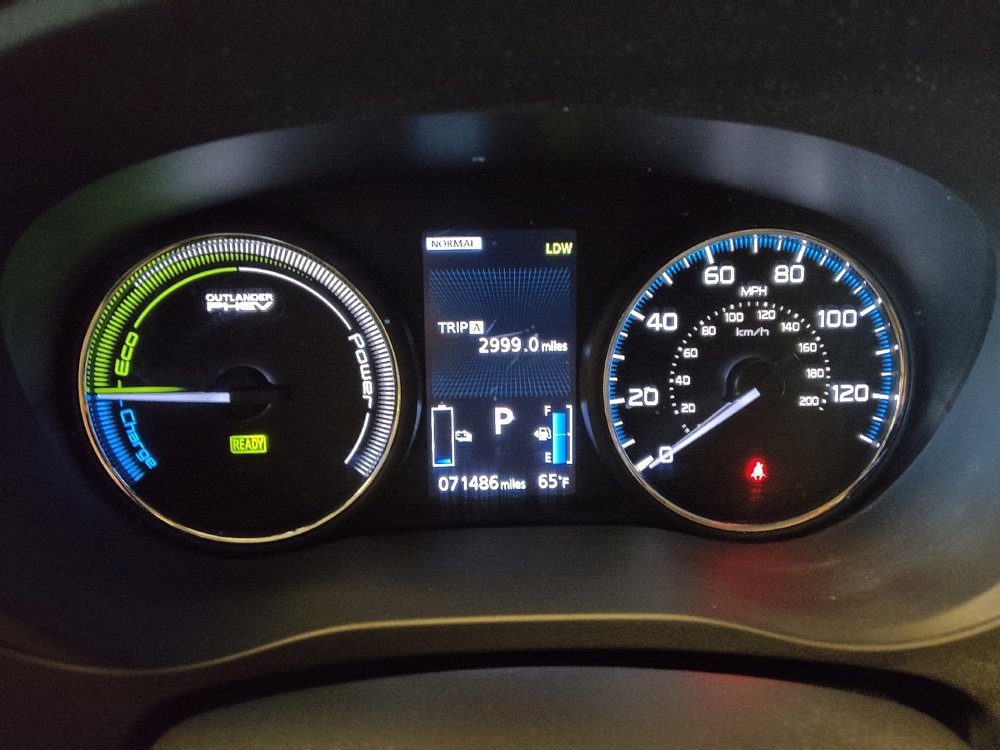 Used 2018 Mitsubishi Outlander GT AWD/4WD image 23