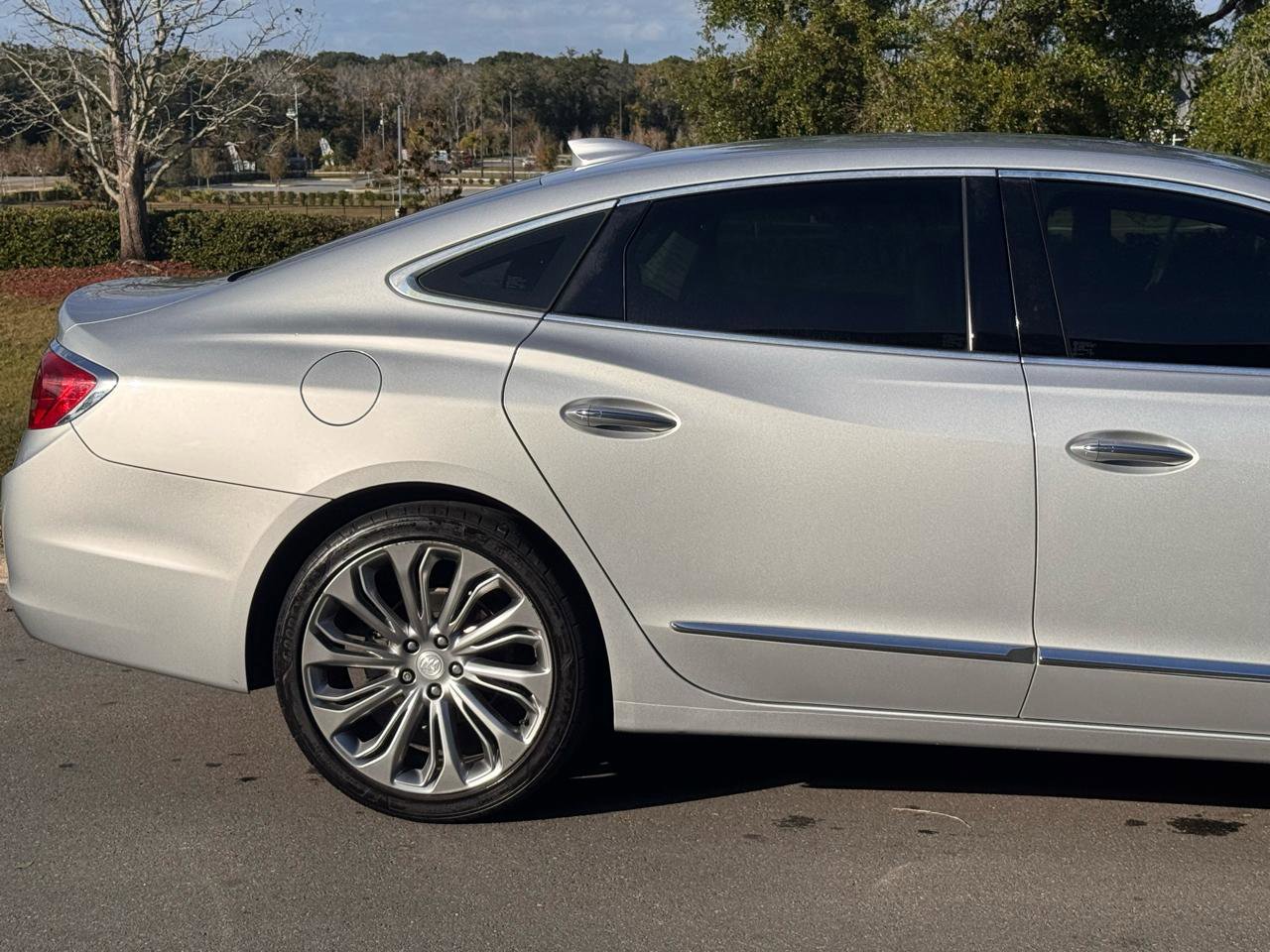 Used 2018 Buick LaCrosse Essence w/ Dynamic Drive Package image 24