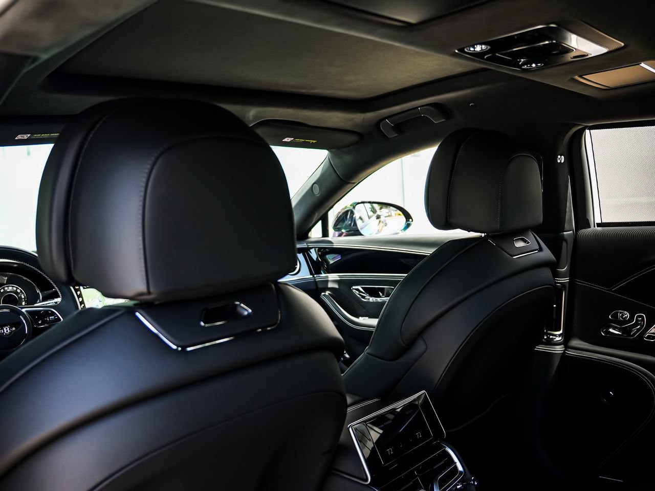 Used 2025 Bentley Flying Spur Plug-In Hybrid AWD/4WD image 37