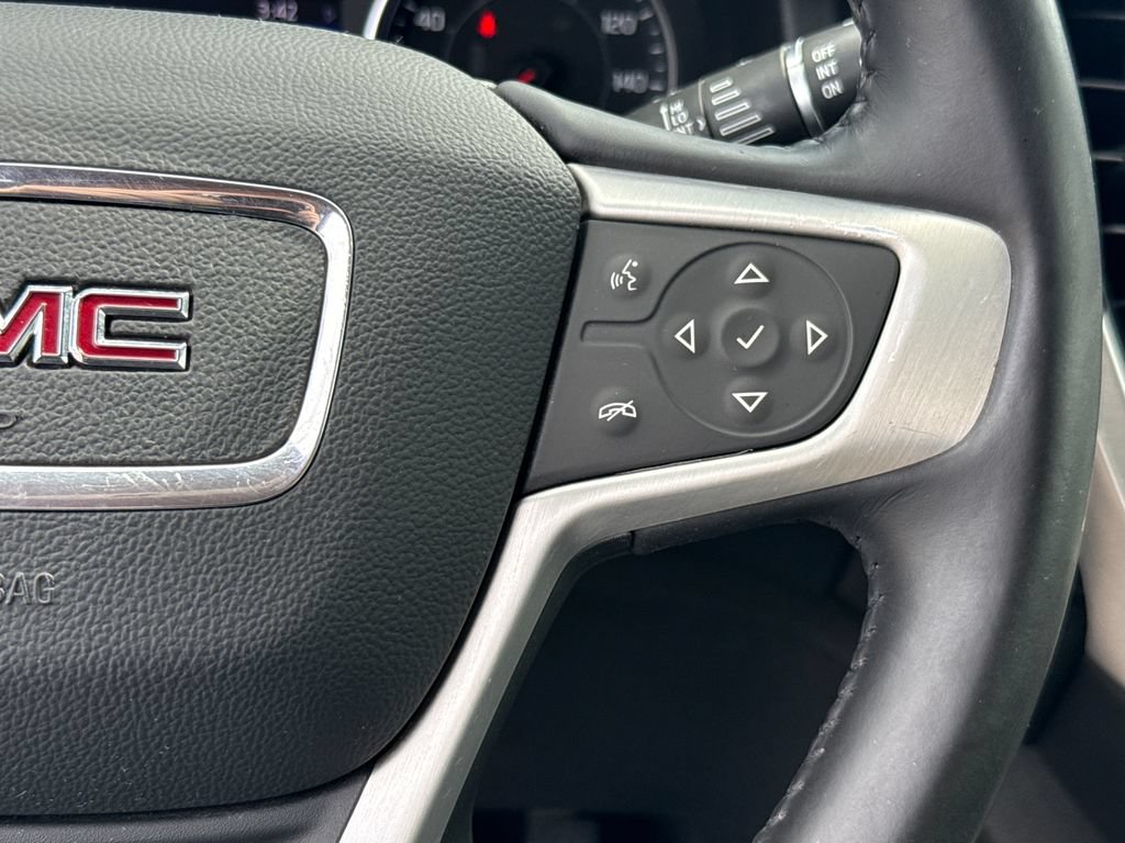 Used 2021 GMC Acadia SLT AWD/4WD image 16
