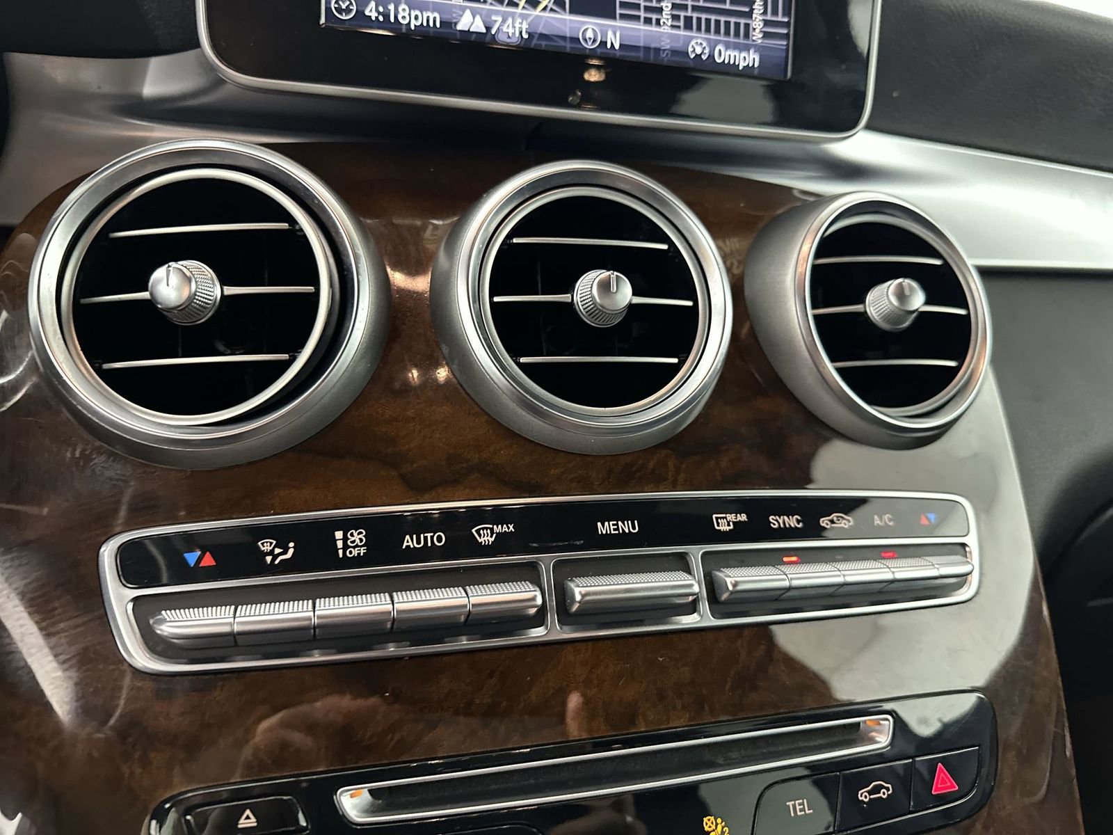 Used 2018 Mercedes-Benz GLC 300 4MATIC w/ Premium Package image 23