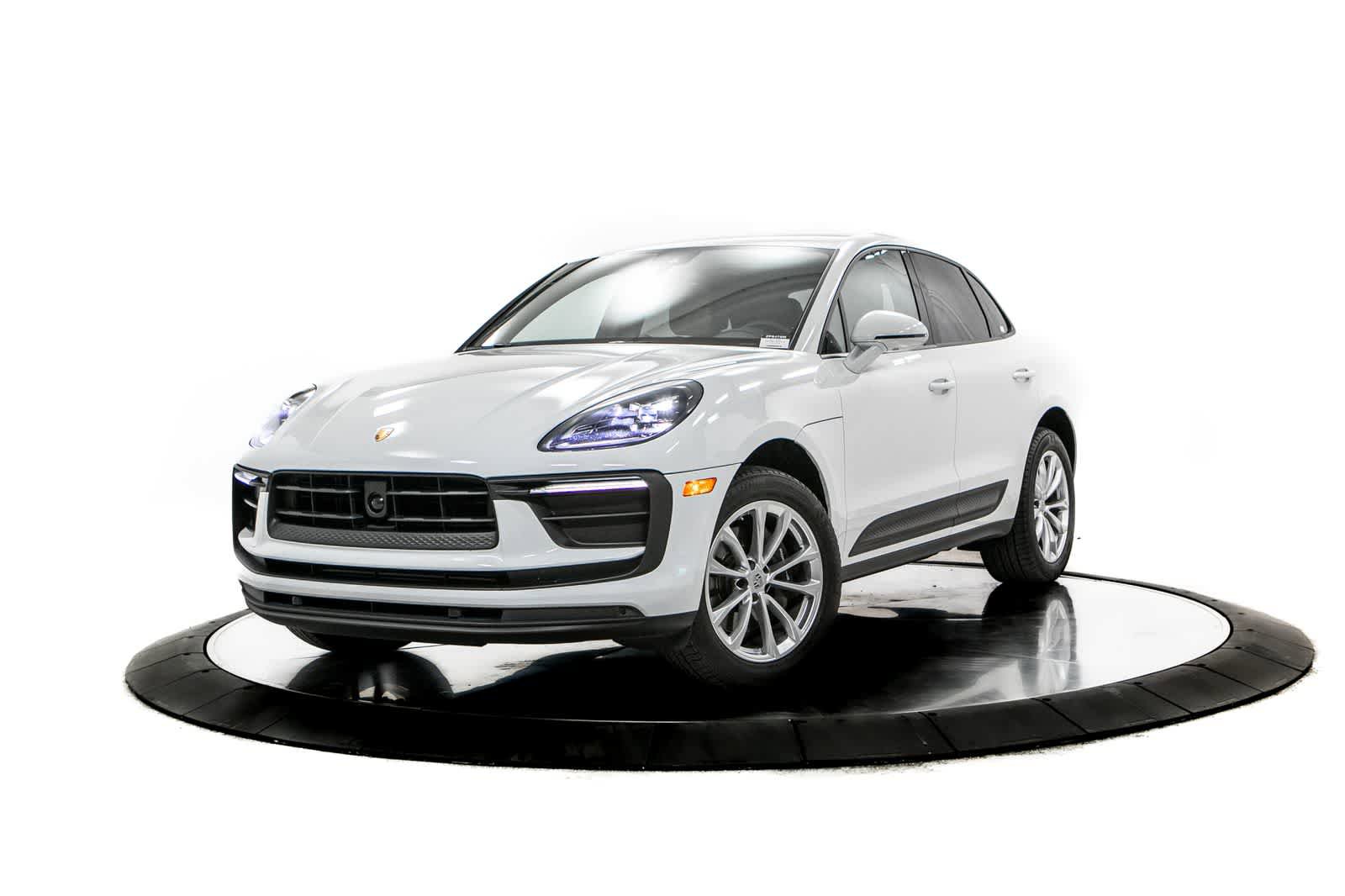 Certified 2023 Porsche Macan AWD/4WD image 1