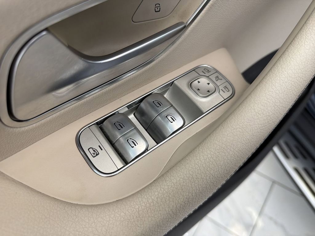 Used 2020 Mercedes-Benz GLE 350 4MATIC image 24