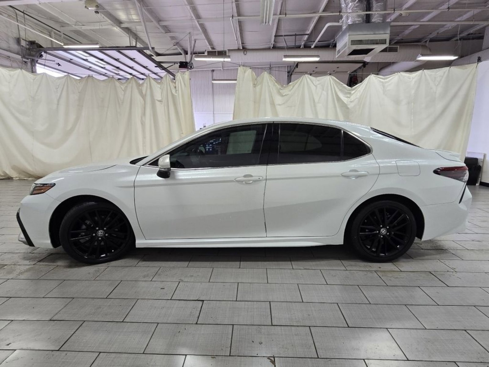 Used 2024 Toyota Camry XSE w/ Navigation Package FWD image 16