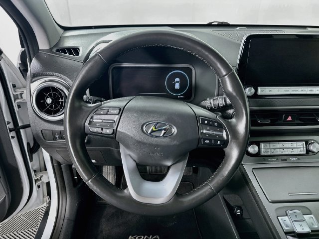 Used 2022 Hyundai Kona Limited FWD image 21