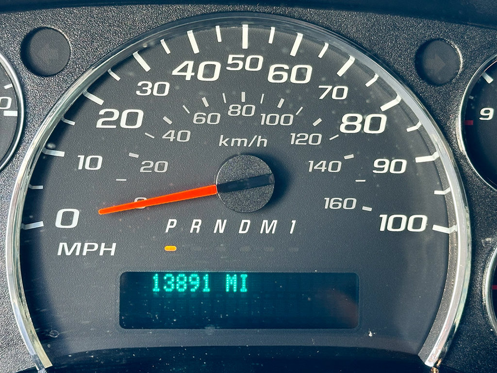 Used 2025 GMC Savana 2500 w/ Driver Convenience Package RWD image 26