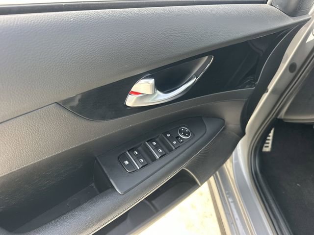 Certified 2023 Kia Forte GT-Line image 15