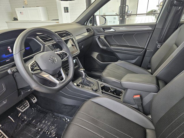 Used 2022 Volkswagen Tiguan SE R-Line AWD/4WD image 8