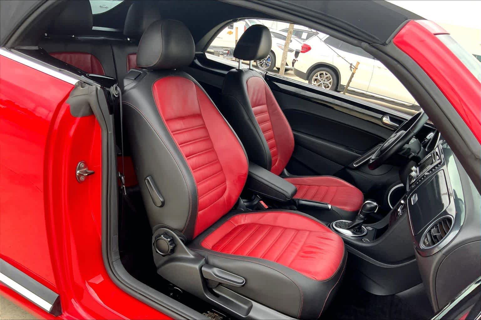 Used 2013 Volkswagen Beetle 2.0T FWD image 8