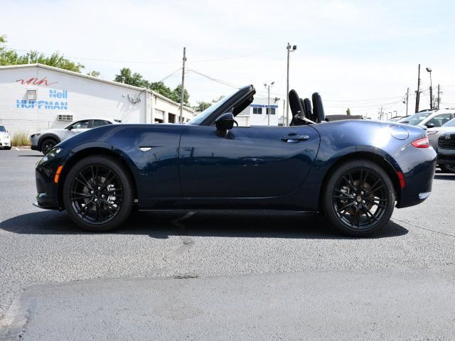 New 2026 MAZDA MX-5 Miata Club w/ Weather Package RWD image 4