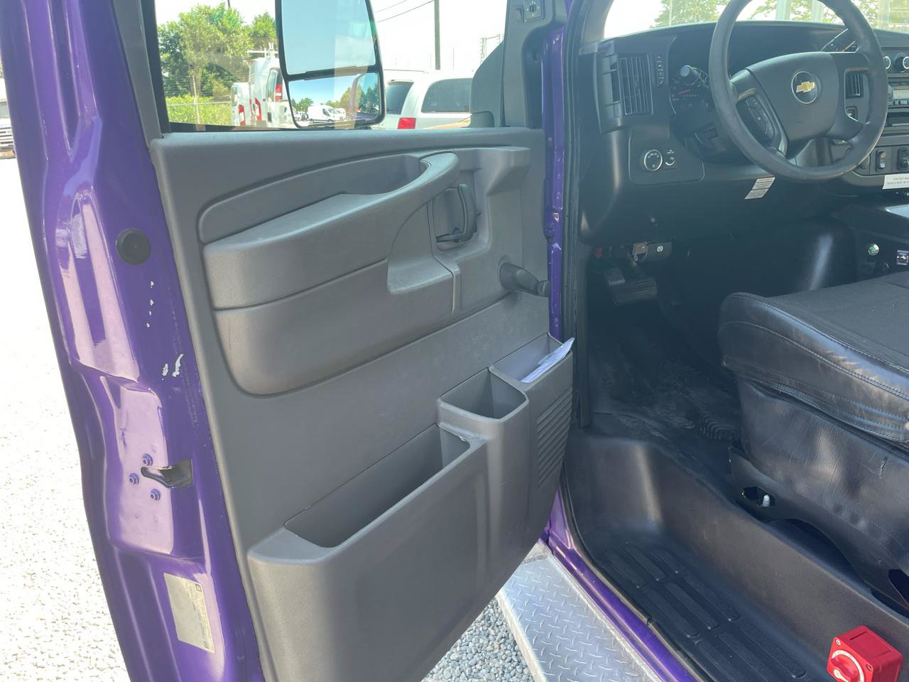 Used 2015 Chevrolet Express 4500 w/ Shuttle Bus Package RWD image 10