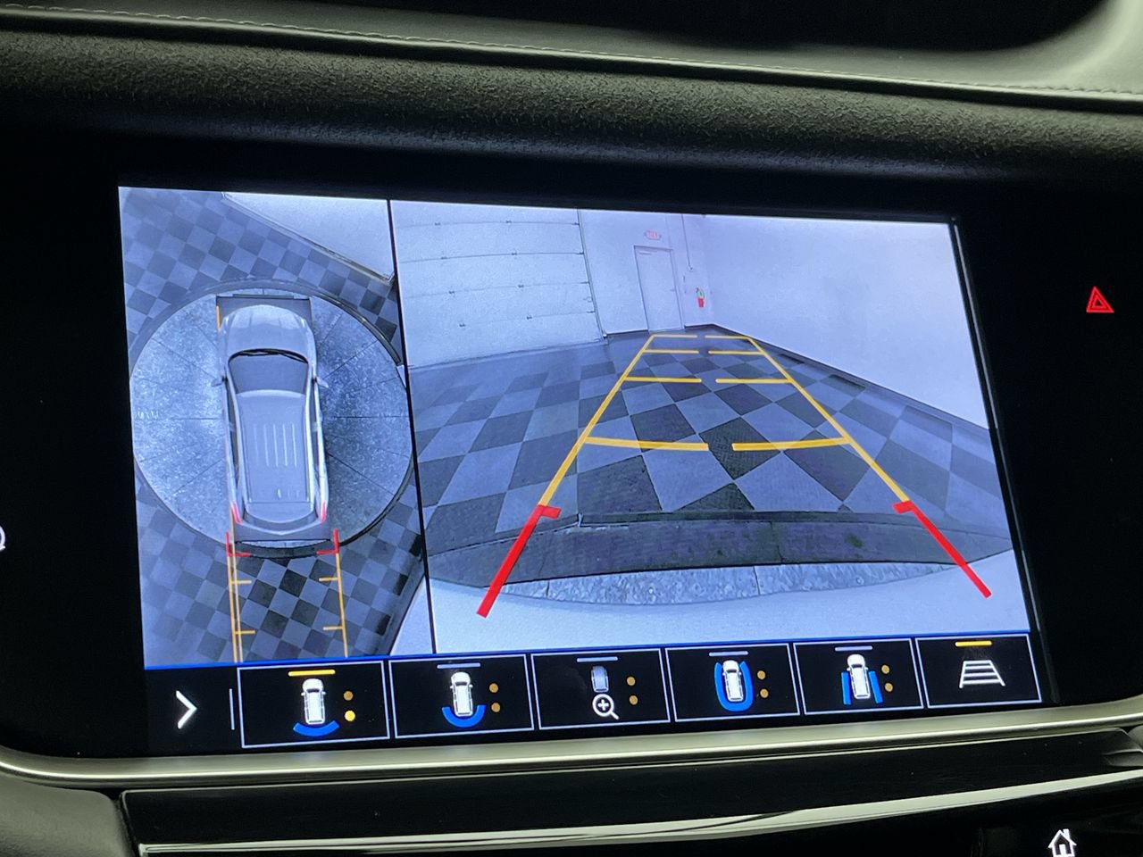Certified 2020 Cadillac XT5 Sportv w/ Platinum Package AWD/4WD image 6