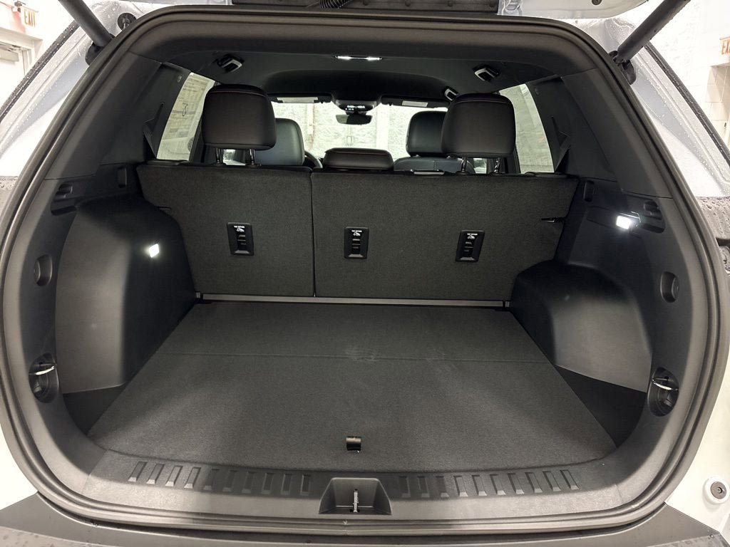 New 2026 Chevrolet Equinox RS w/ Safety and Technology Package AWD/4WD image 35