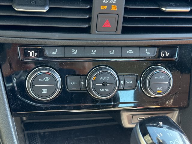 Used 2023 Volkswagen Jetta SEL FWD image 33