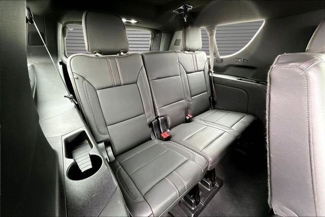 Used 2022 Chevrolet Suburban RST w/ Luxury Package image 26