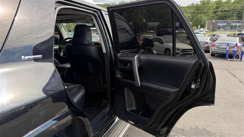 Used 2017 Toyota 4Runner Limited AWD/4WD image 41