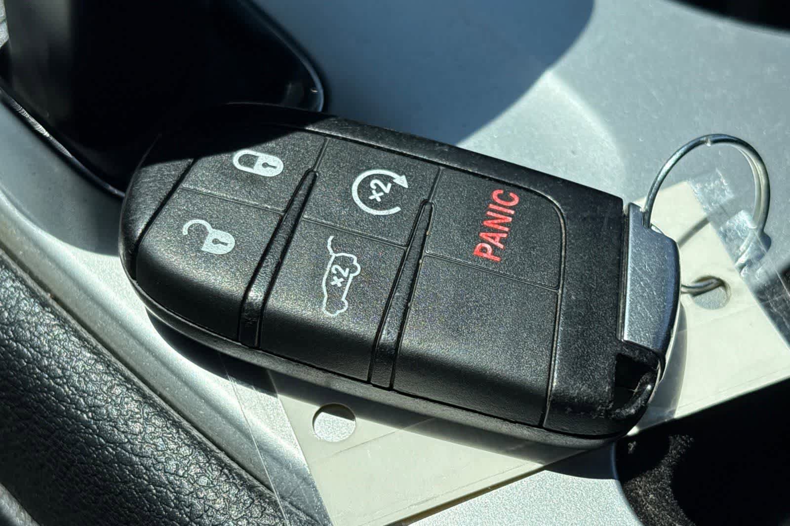 Used 2015 Jeep Grand Cherokee Altitude RWD image 27