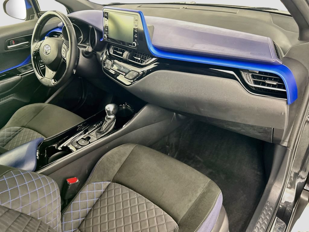 Used 2020 Toyota C-HR XLE FWD image 15