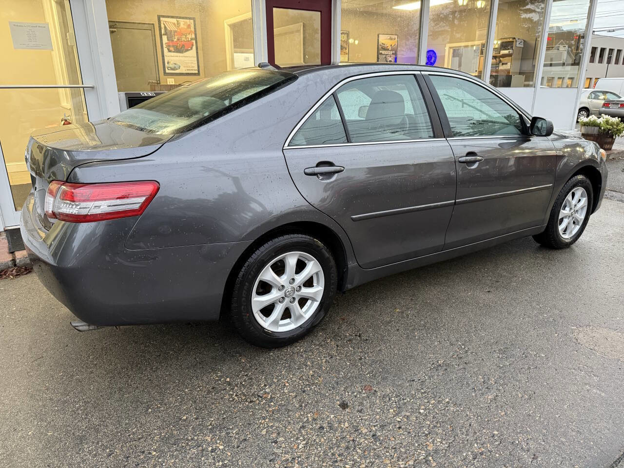 Used 2011 Toyota Camry LE w/ LE Extra-Value Pkg image 21