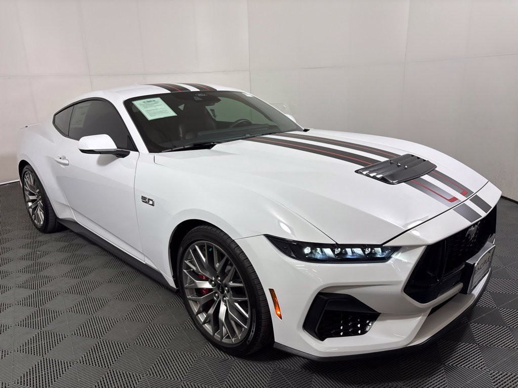 Used 2025 Ford Mustang GT Premium RWD image 4