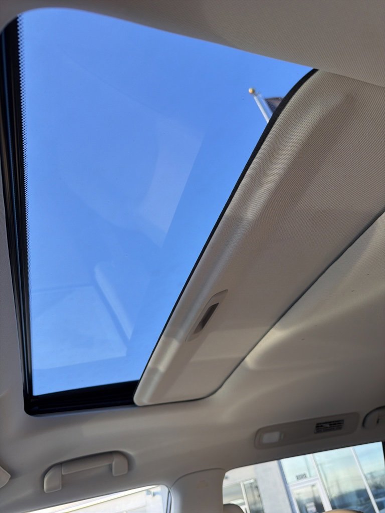 Used 2023 Nissan Armada SL image 28