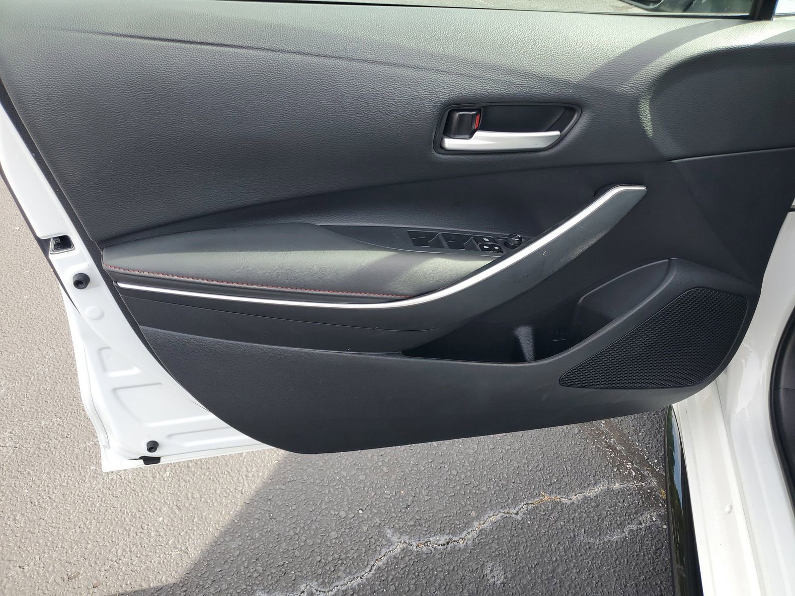 Used 2023 Toyota Corolla SE FWD image 8