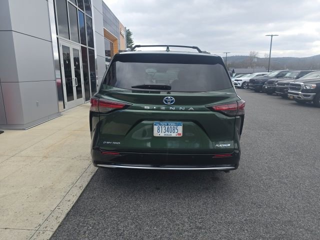 Used 2025 Toyota Sienna Platinum image 5
