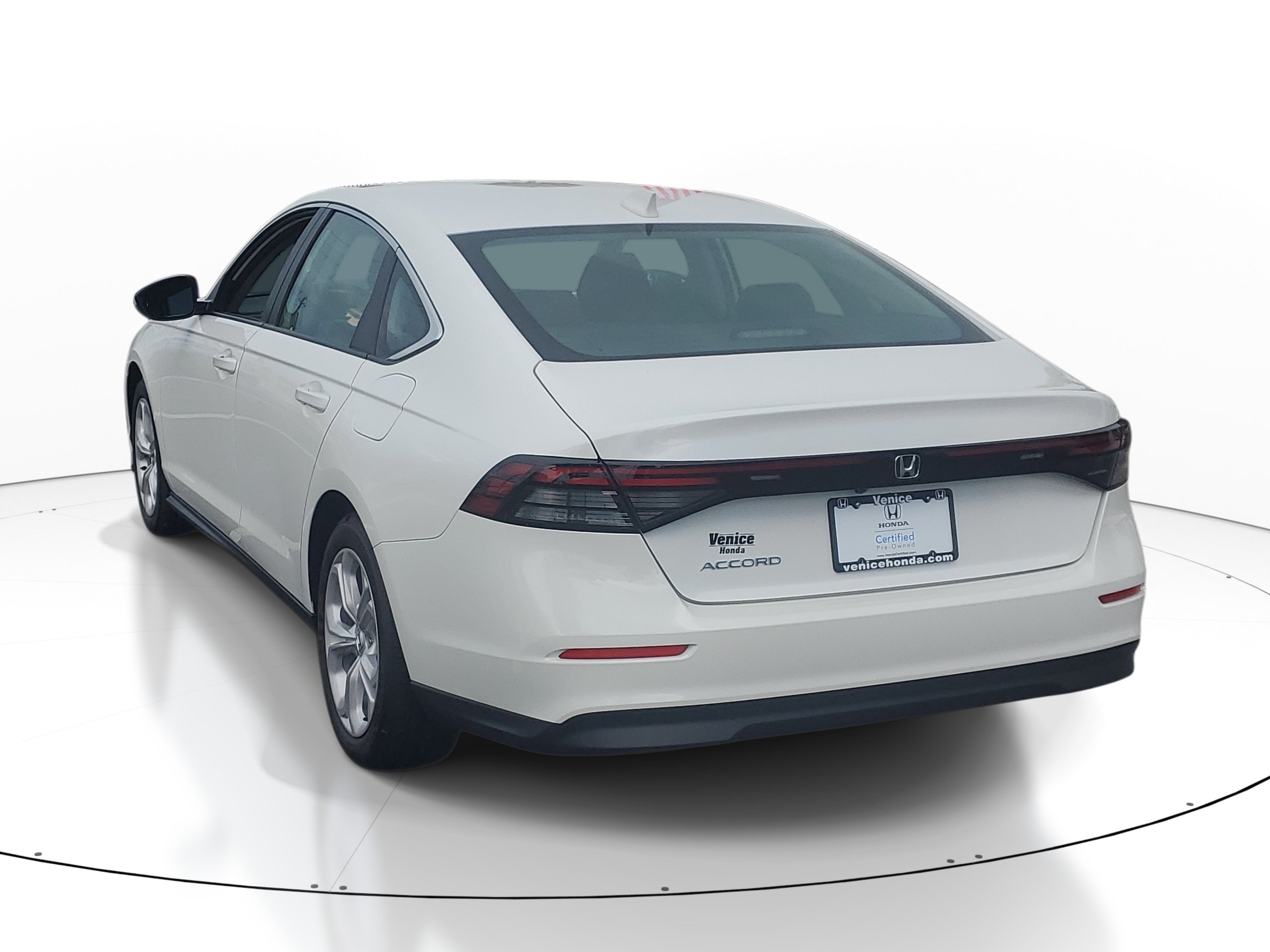 Certified 2025 Honda Accord LX image 4
