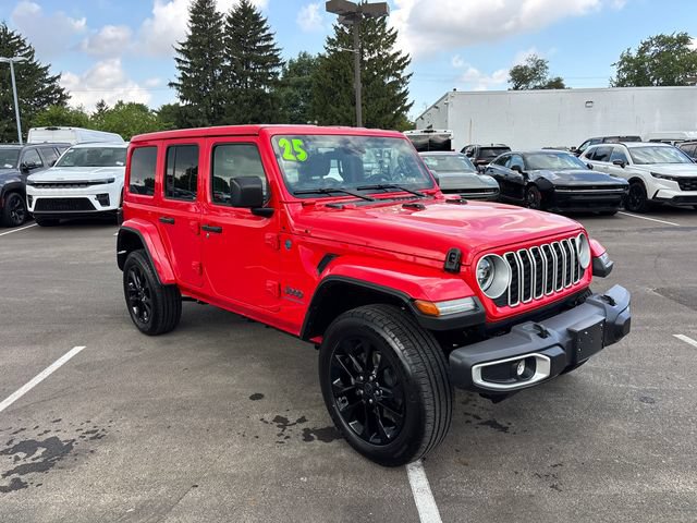 Used 2025 Jeep Wrangler Unlimited Sahara w/ Safety Group AWD/4WD image 2