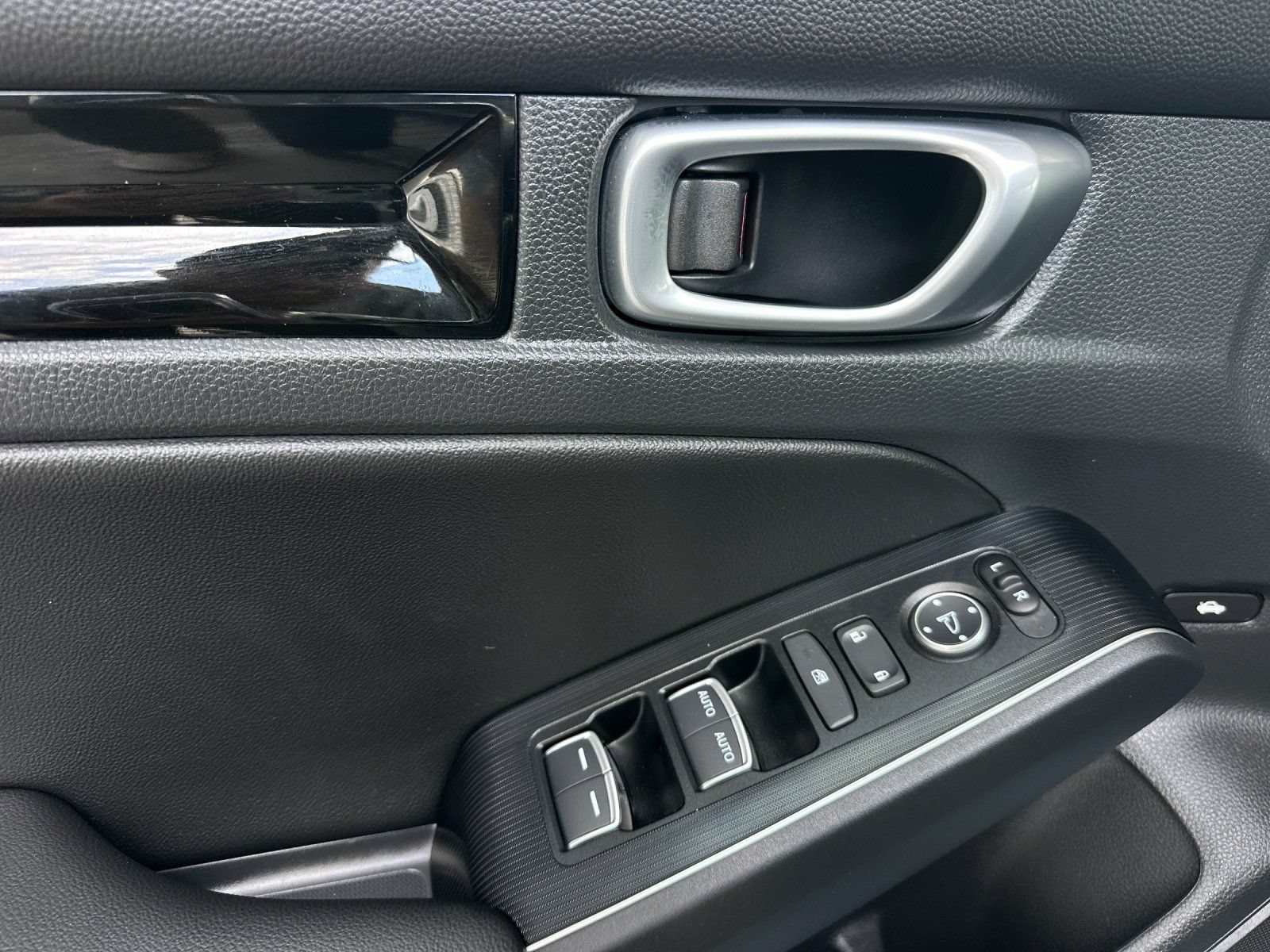 Used 2024 Honda Civic Touring image 10