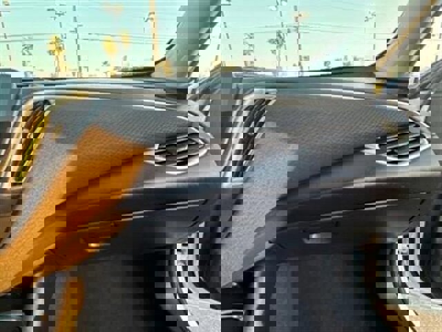 Used 2022 Chevrolet Malibu LT image 34