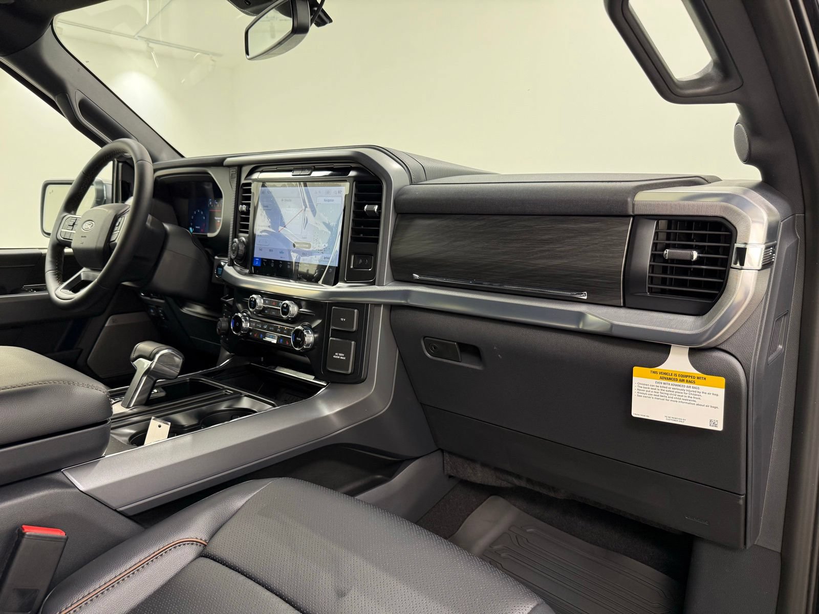 New 2025 Ford F150 Lariat w/ Equipment Group 502A High AWD/4WD image 32