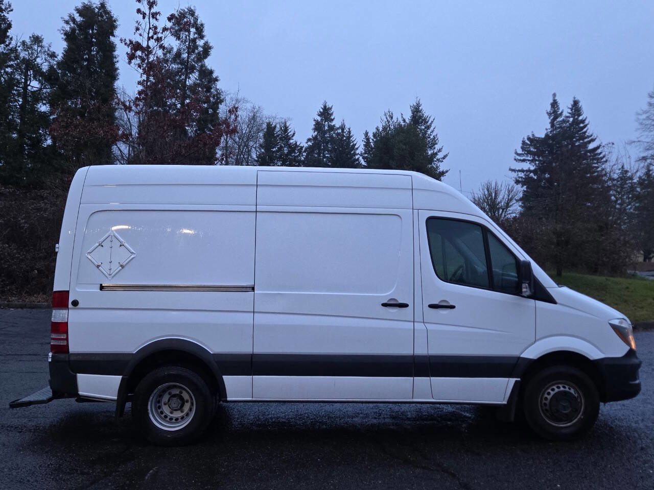 Used 2017 Mercedes-Benz Sprinter 3500 image 25