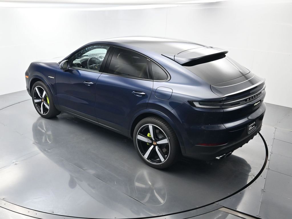 Certified 2025 Porsche Cayenne E-Hybrid Coupe image 35
